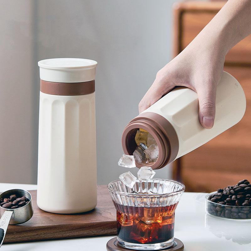 Pinch Silicone Ice Tray Cup Easy Release Food Grade Ice Cube Mold Sealed Ice Making Cup for Cold Drink Coffee