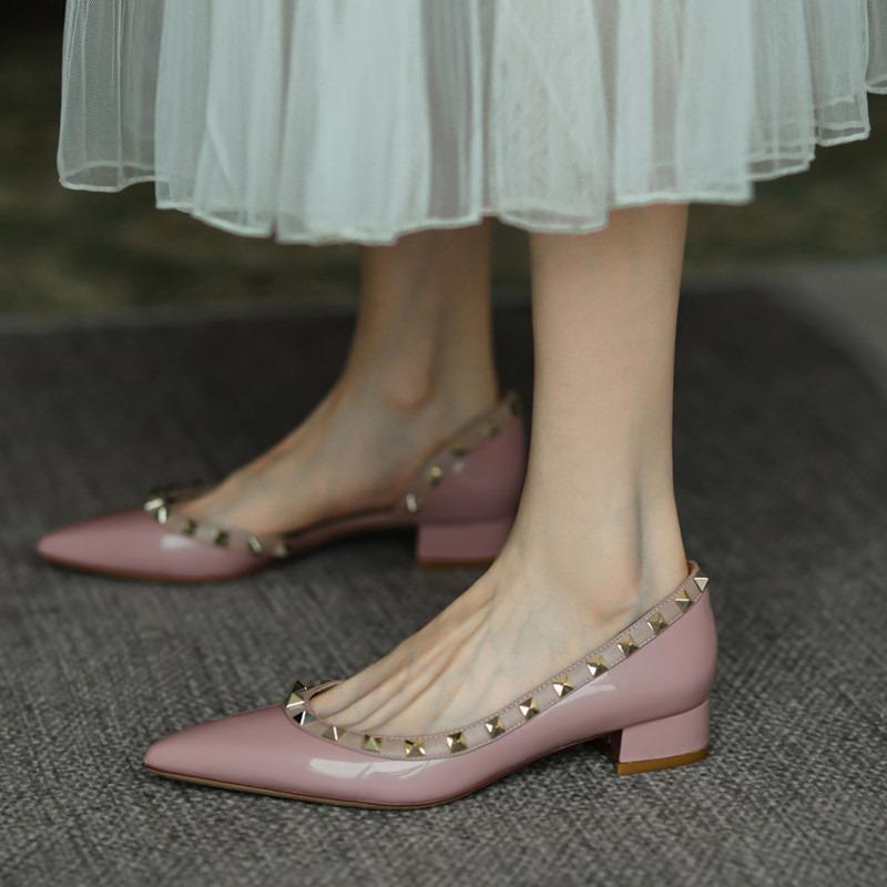 New nude patent leather side empty rivets pointed thick heel shoes shallow mouth willow nail single shoes middle heel shoes children's trendy shoes
