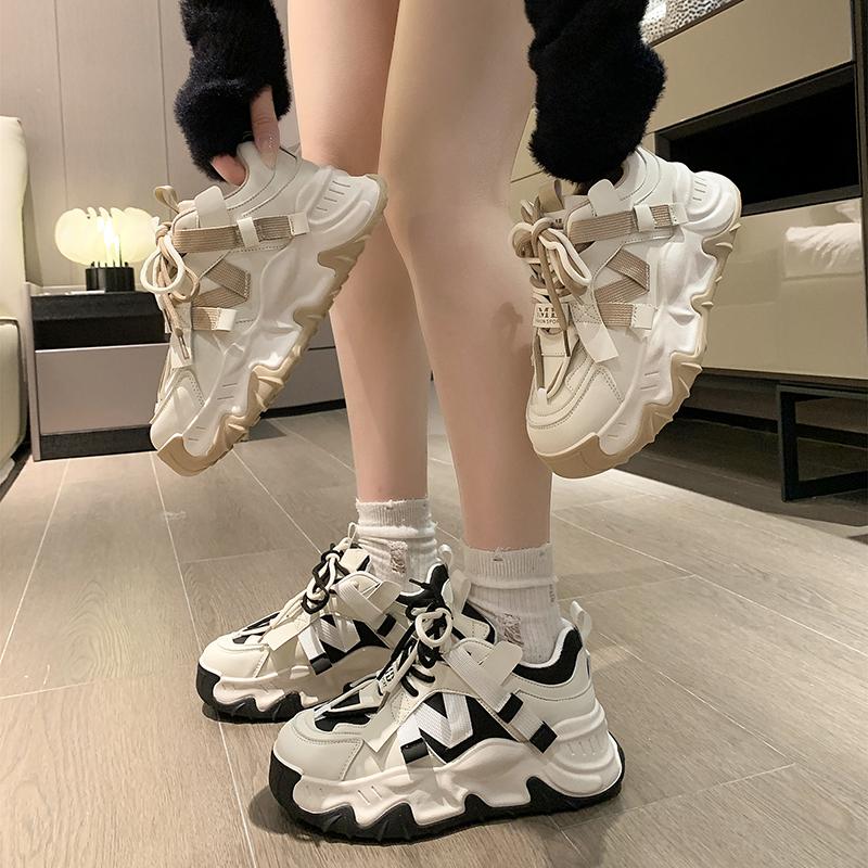 2025 Spring and Autumn New Fashionable Street Sponge Cake Shoes Mid Heel Thick Bottom Women Fashion Versatile Shoes