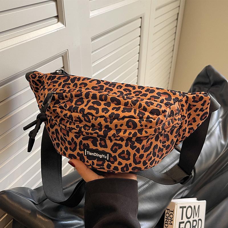 

Сумка на грудь с узором «зебра», легкая поясная сумка, повседневная, универсальная, спортивная, сумка для мобильного телефона, популярная, уличная, сумка через плечо с леопардовым принтом