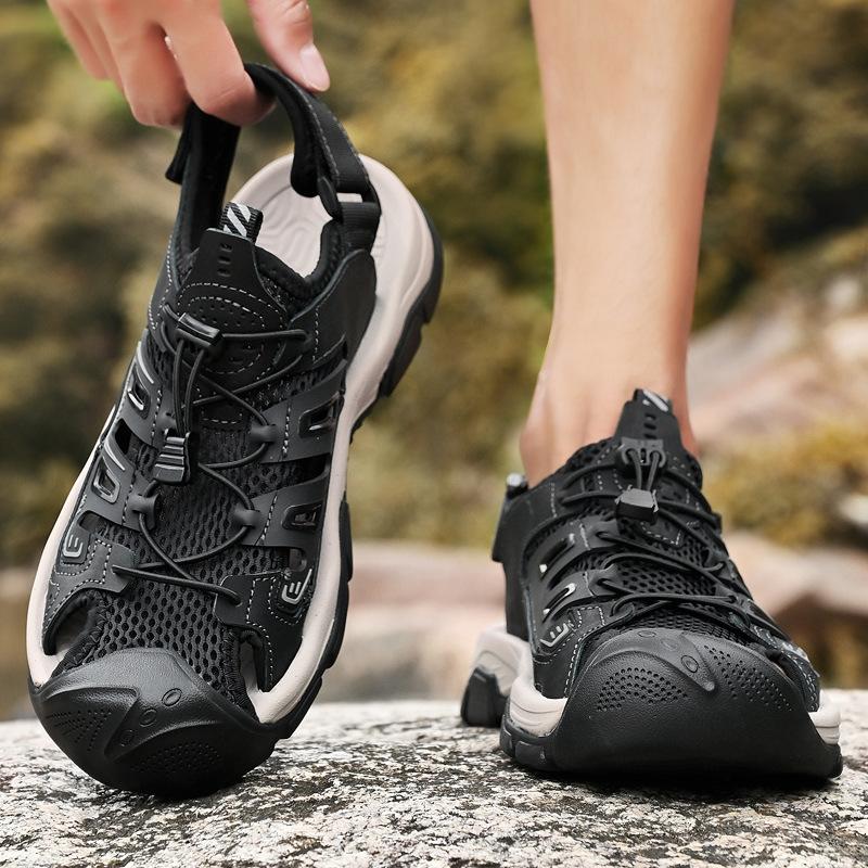 Sandals Men's Summer Leather Explosion Outdoor Sports Bag Head Beach Shoes Men Hollow Breathable Outside Wearing Casual Cool Slippers