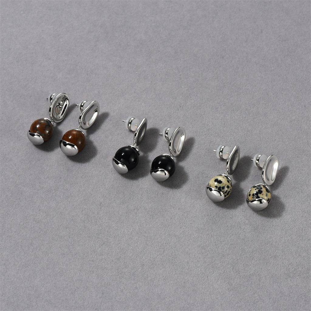 Premium French Retro Stud Earrings, Simple And Cold Inlaid Gemstone Earrings, Earrings, Women'S Fashion Versatile