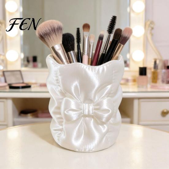 Eyebrow Brush Organizer 3D Printed Bow Makeup Holder, Large Capacity Beauty Tool Desktop Holder Desk Organizer, Bowknot Pencil Storage Container Cup