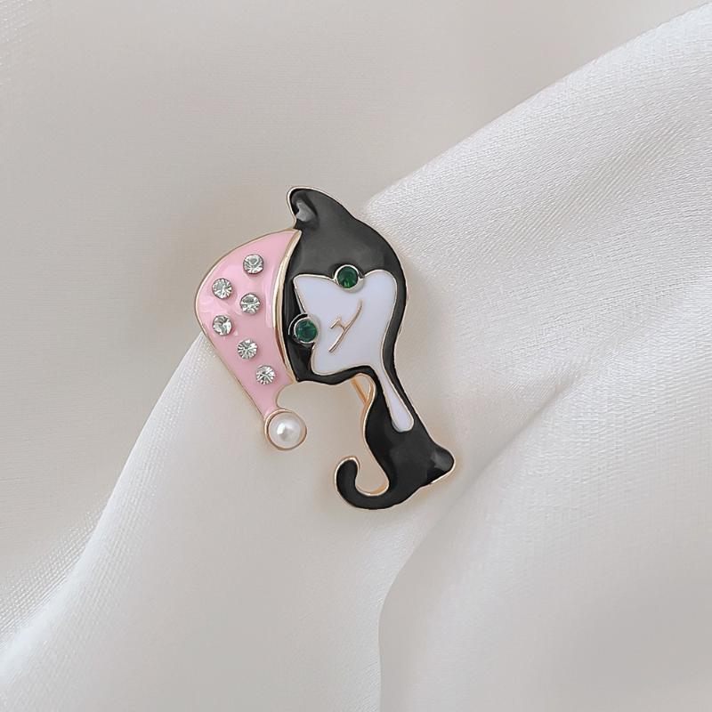 Green-eyed Cat Brooch Geometric Kitten Enamel Pin Lapel Pins Backpack Clothing Scarf Accessories Fashion Animal Jewelry Gift