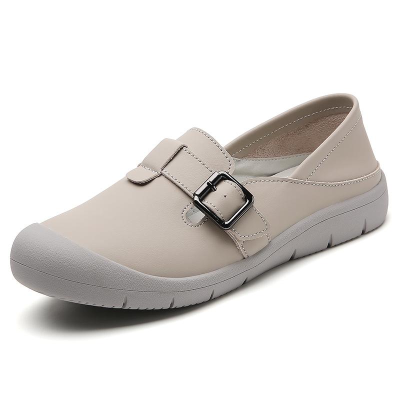 One pedal, small leather shoes, women's flat-soled autumn board shoes, casual soft soles, and two white shoes.