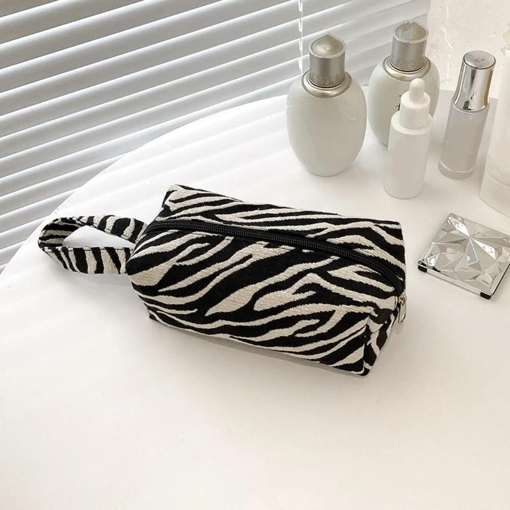 Portable Leopard Print Makeup Bags Large Capacity With Handle Pillow Pen Bag Zipper Storage Handbag Travel