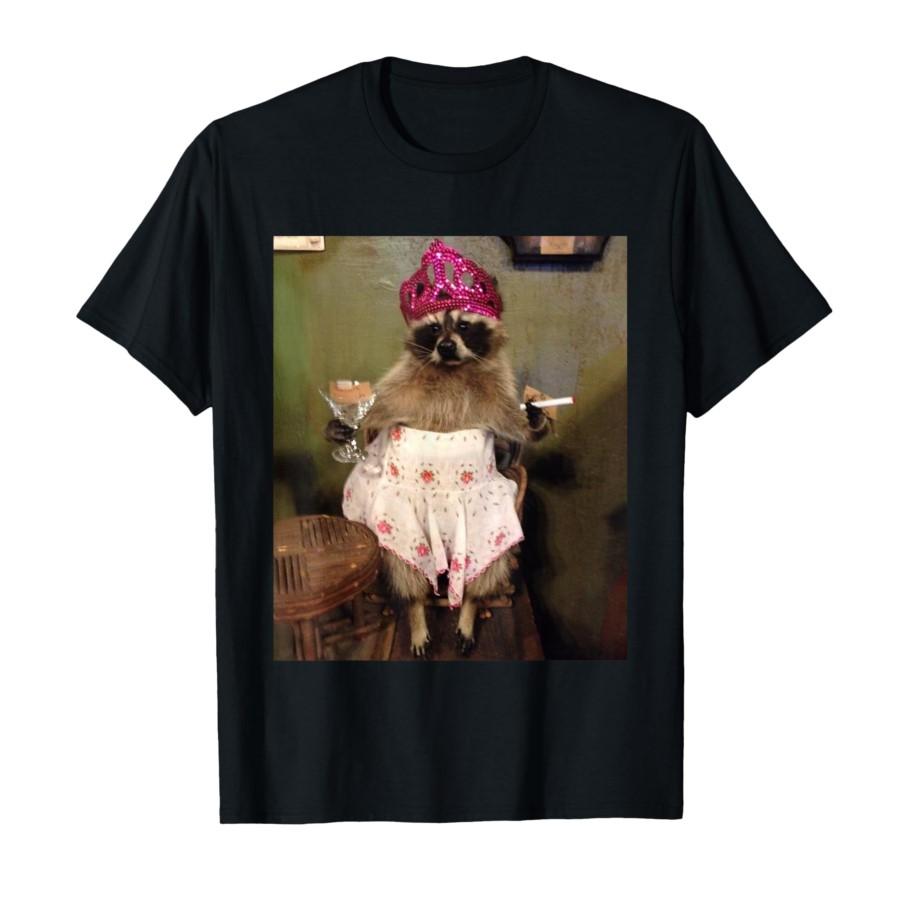 Funny T-shirt with A Smoking Raccoon Design, Featuring A Chaotic Queen and Dark Humor/meme-inspired Short Sleeves.women Cloth... S разноцветный