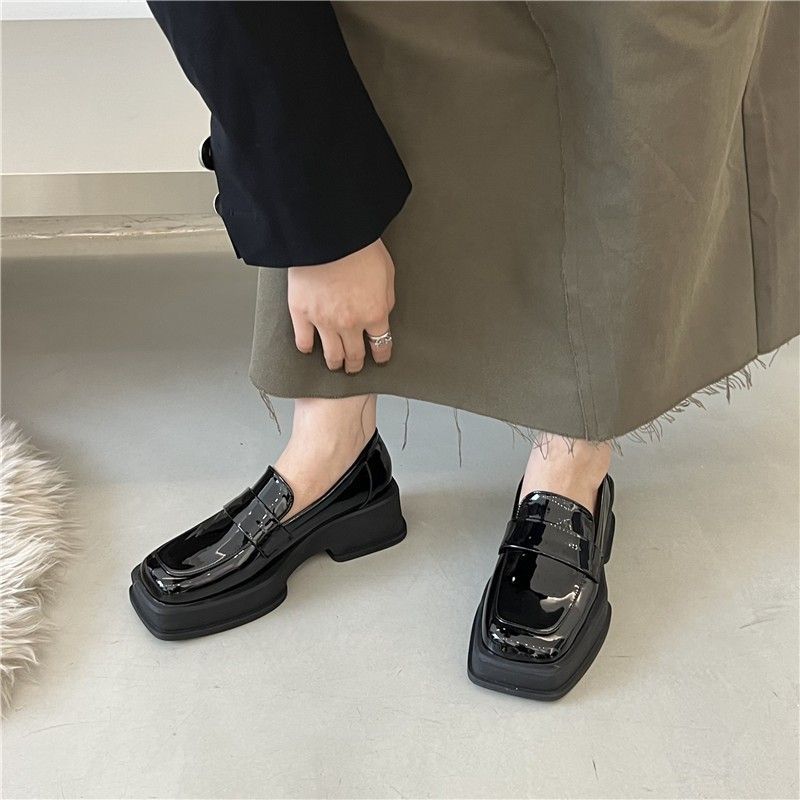 2025 spring and autumn new British style thick-soled square head retro loafers French muffin and small leather shoes for women