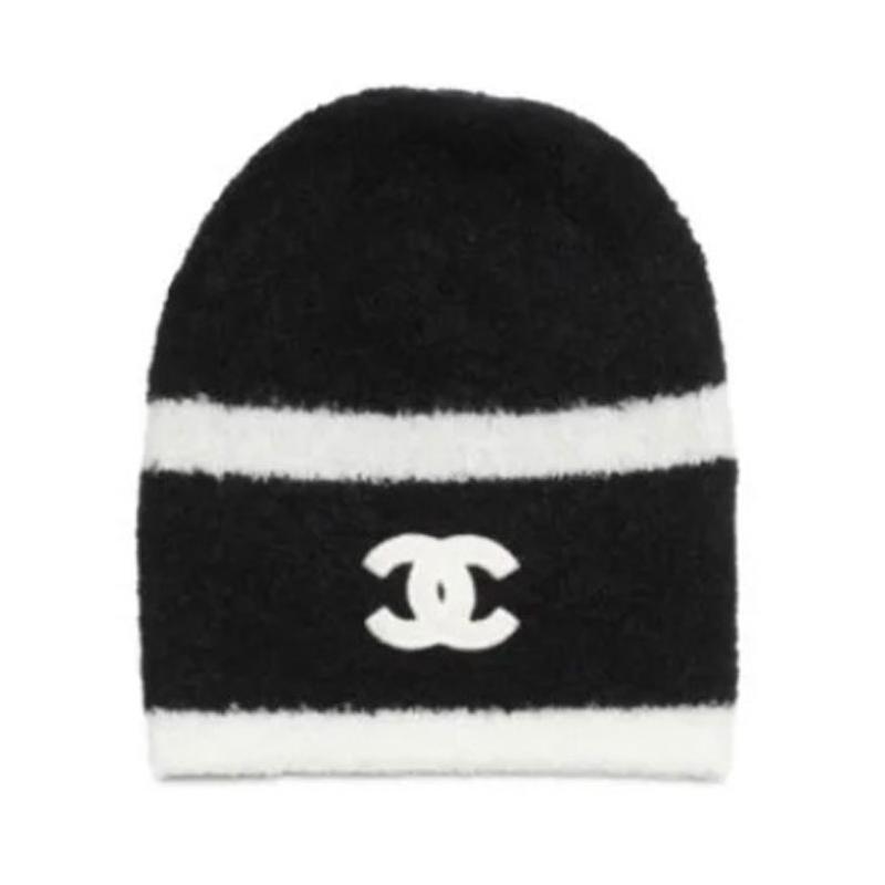 

CHANEL [24K] brand logo velvet hat, same style for men and women, couple style, black чорний