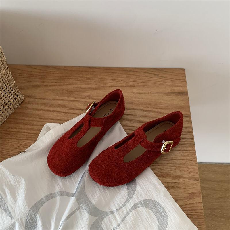 

Французские ретро туфли с Т-образной застежкой Мэри Джейн для женской осени 2025 новые модели с юбками, универсальные одинарные туфли на плоской подошве с мелким вырезом 40 красный