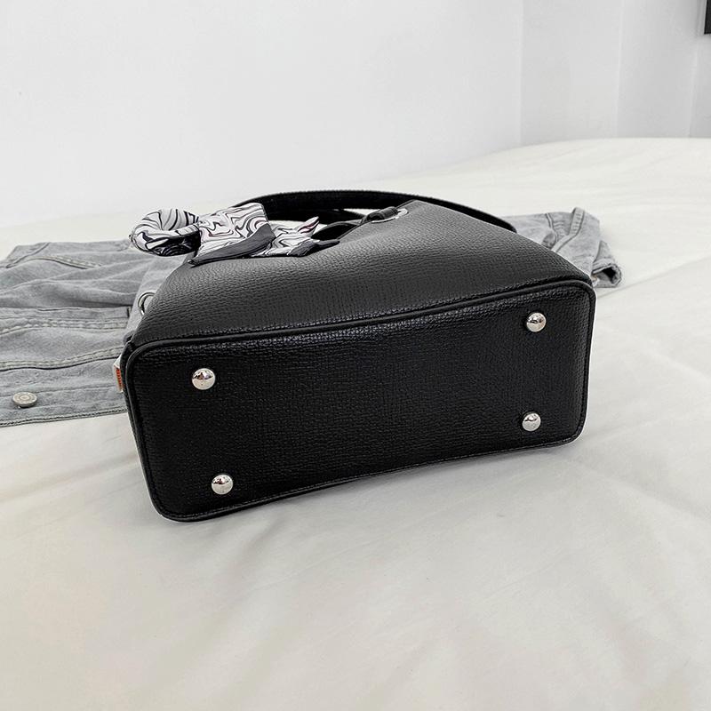 PU Women's Handbag Crossbody Bag Commuter Tote Bag