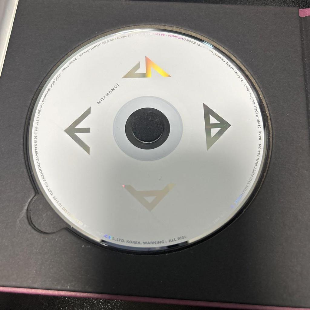 [USED] SHINee Jonghyun JONGHYUN Album BASE with trading card