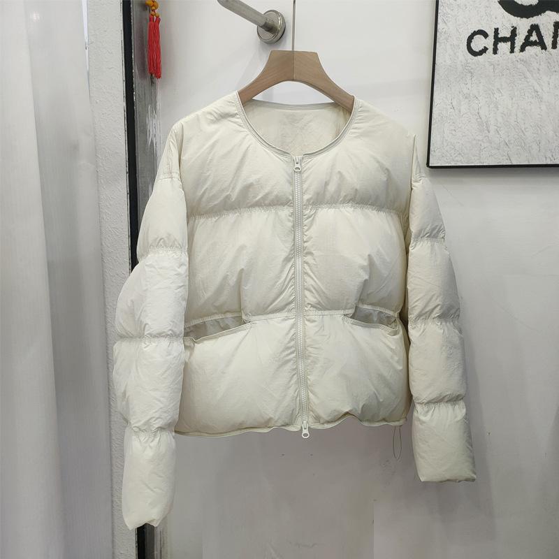 Round neck thickened down jacket women's short model, new casual style loose and thin fashion warm white duck down jacket