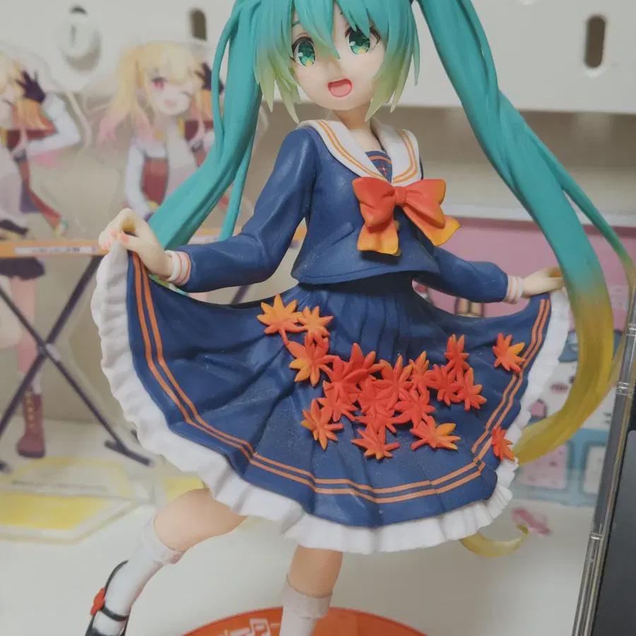 

Фигурки Хацунэмику спешат!!!