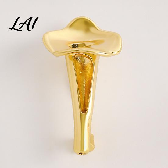 Elegant Fashion Accessory Peanut/Calla Shaped Flower Insert Brooch DIY Wearable Bouquet Holder Alloy Shirt Pin Brooch Clip Metal Vase Lapel