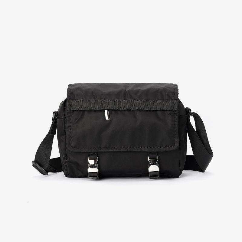 

No Logo/Wunderlust 6.5L Daily Commute Water Repellent Magnetic Suction Messenger Bag Black 6.5L(In stock and fast delivery)