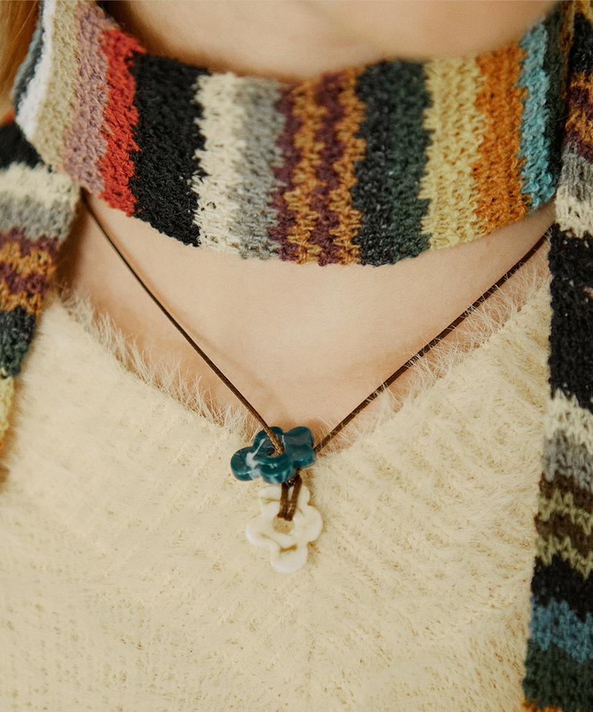 Vvv Asymmetrical Daisy Pendant String Necklace