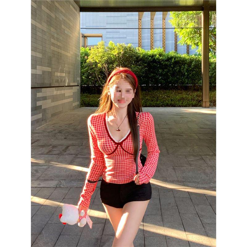 

Women s V-Neck Slim Fit Long Sleeve Red Plaid Shirt with Bow Accent Small красный