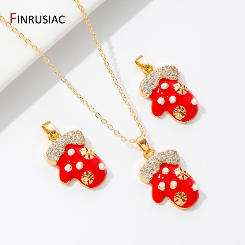 

Trendy 18K Gold Plated Brass Zircon Christmas Hat Snowman Pendant Christmas Element Necklace For Women Christmas Party Gift