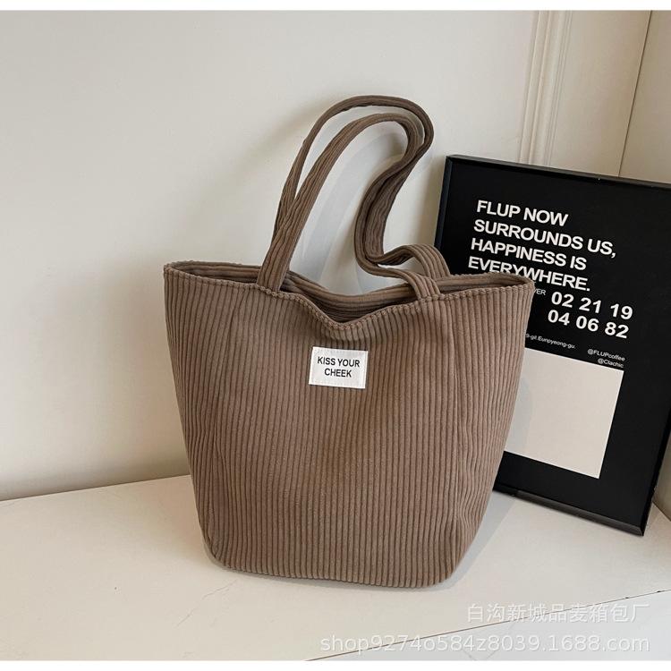 

Autumn and winter velvet big bag girls shoulder bag versatile large capacity messenger bag girls foreign corduroy tote bag хаки