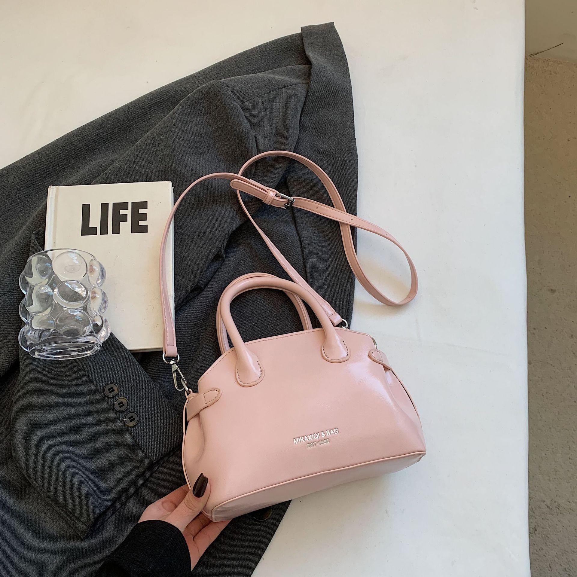 

Корейская версия сумка-мессенджер большой вместимости под мышкой женская 2025 новая модная универсальная сумка на плечо высококлассная сумочка розовый