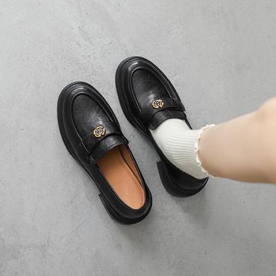 2025 Women's Retro Round Toe Camellia Loafers with Chunky Heel & Sheepskin Finish