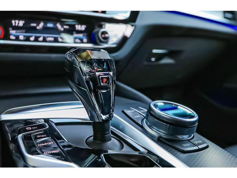 Kompatibel för BMW 5-serie: Kristallväxelväljare och vridknapp för modellerna 525li, 530li, 535le.