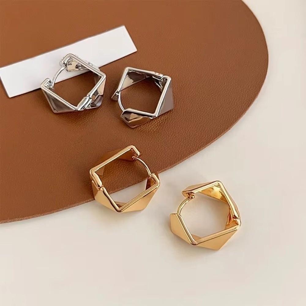 Trending Elegant Polygon Earrings Rhombic Section Irregular Vintage Jewelry Golden Alloy Geometric Metal Earring Daily Wear