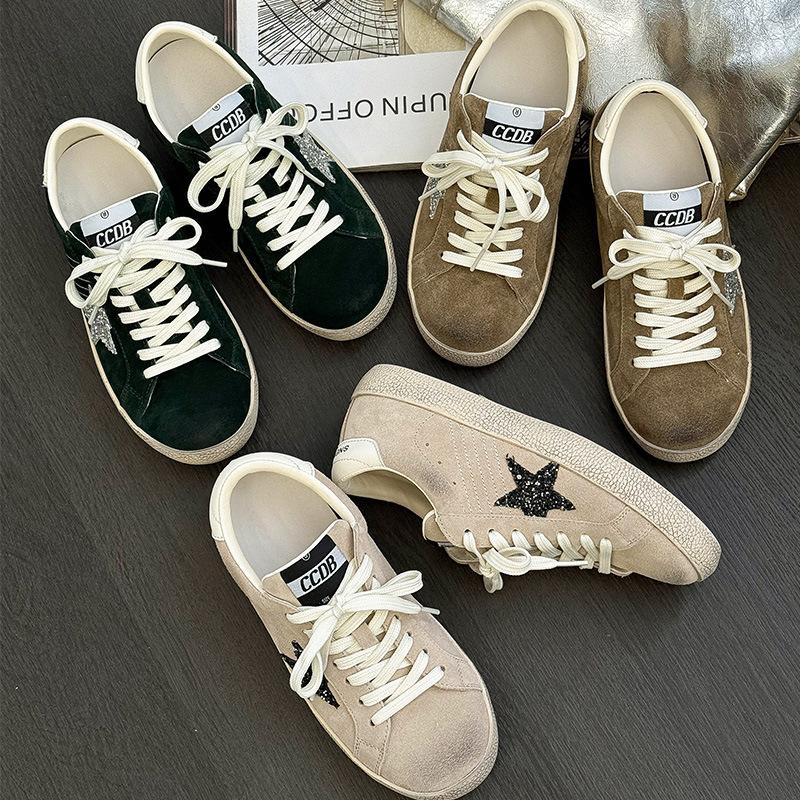 Star little white shoes women's 2025 autumn new retro old versatile board shoes student street shooting casual shoes ins tide