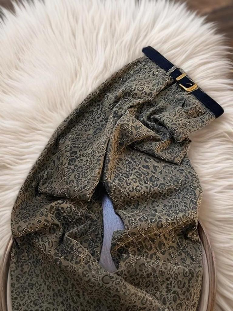 Jeans Feminino Tendência 2026 Cintura Alta Perna Larga Estampa de Leopardo