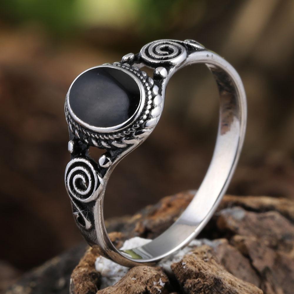 Europäisch-Amerikanisch Persönlichkeit Vintage Hohl Edelstein Titanstahlring Unisex Mode Retro Charme Fingerring Täglicher Party Schmuck Geschenk