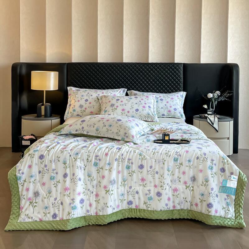 

Floral Bean Velvet Double-Layer Gauze Summer Quilt