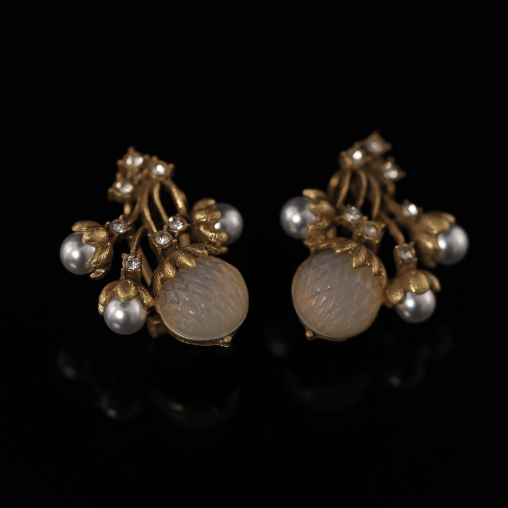 Medieval 25 Winter French Retro Suit Collection Temperament Premium Copper Alloy Stud Earrings Necklace