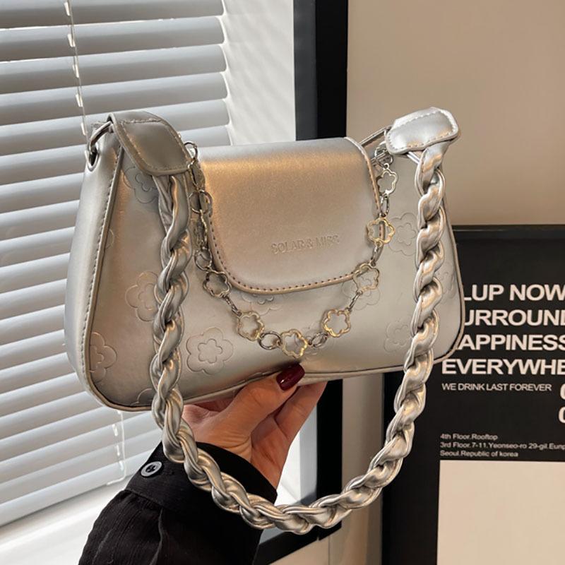 Bag Women's New Fashionable Versatile Go Out Small Bag Women's Shoulder Messenger Bag