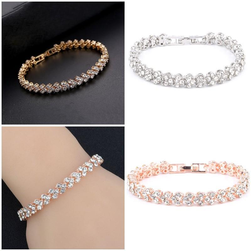 Fashionable Ol Style Women's Heart Shaped Bracelet With Stunning Zircon Stones