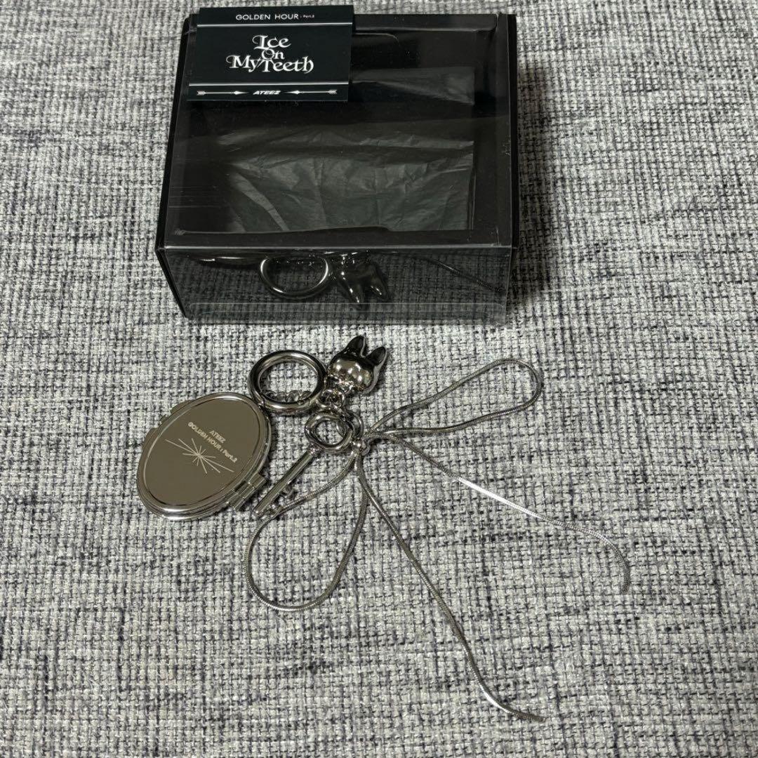 

[Б/У] Последний! ATEEZ ЗОЛОТОЙ ЧАС Всплывающее зеркальце Брелок