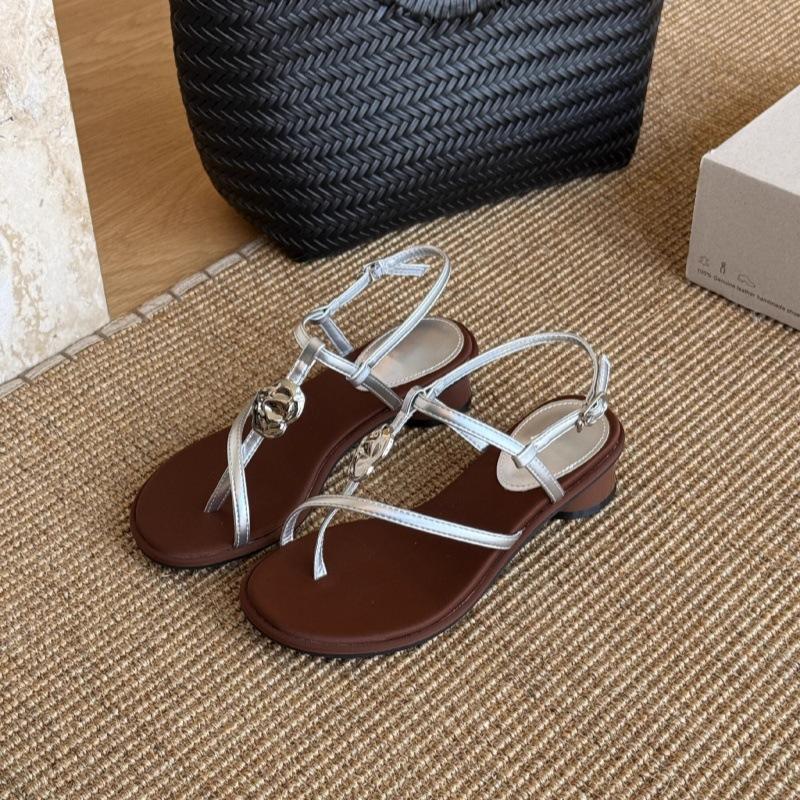 

2025 summer new nipple-toed women s metal buckle thick heels with nipple-toe Roman beautiful, not tired feet, small sandals 39 серебряный
