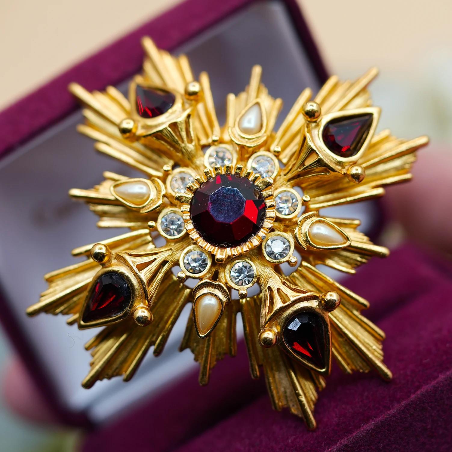 Vintage Baroque Crystal Brooch Pin Retro Palace Style Badges Jewelry