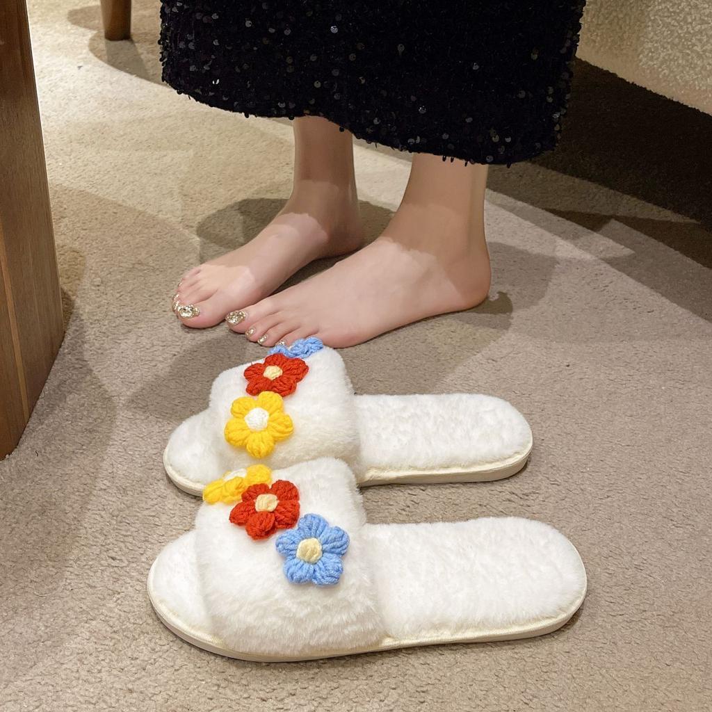 2025 autumn and winter new Internet celebrity flat bottom fluffy slippers women's foreign style wear fashion high-end design cotton slippers