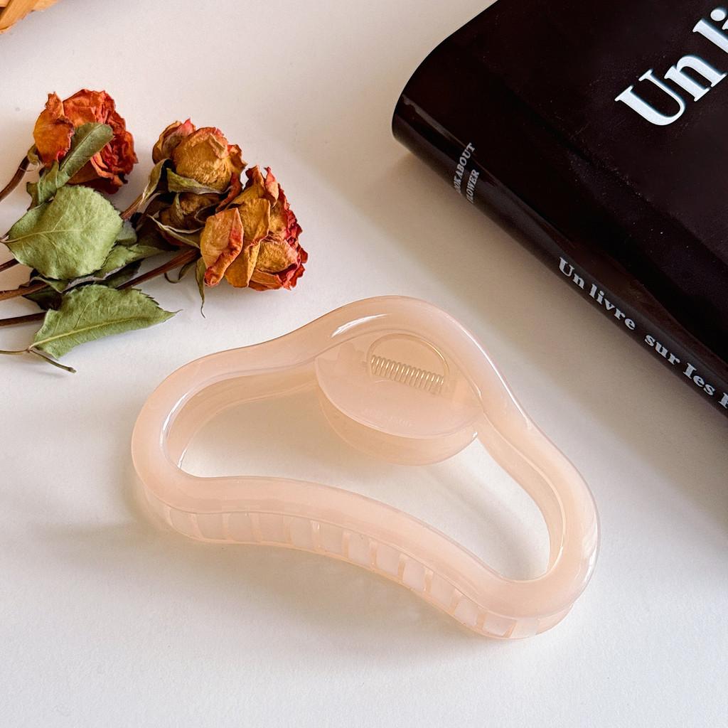 Elegant Cloud Hair Claw Clip Stylish And Trendy Large Hair Accessory For Women