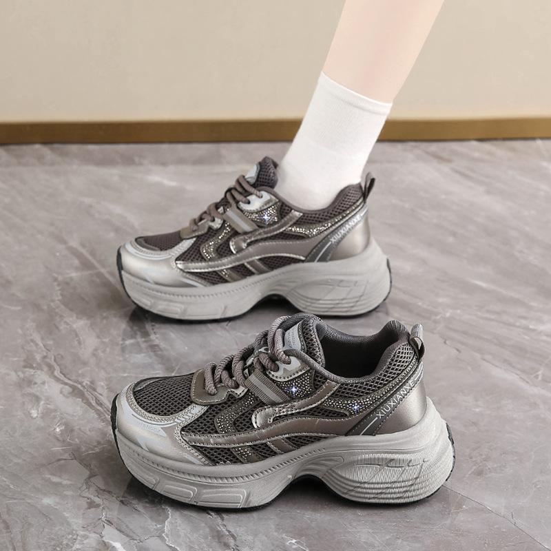 

[Uncle Shoes] Dad Shoes Women s Showing Feet Rhinestone Casual Sneakers Autumn 2025 Small Mesh Running Shoes Thick Sole 35