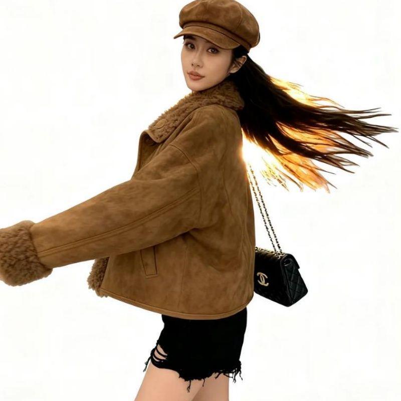 Retro Coffee Lamb Wool Jacket with Fur Lining – Trendy, Warm Top for Petite Sizes