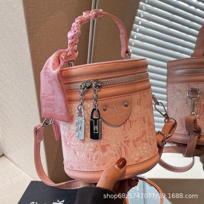 Textured Small Bag Women's 2025 Foreign Style New Korean High-value Shoulder Bag Going Out Portable Messenger Bag Cylinder Bag