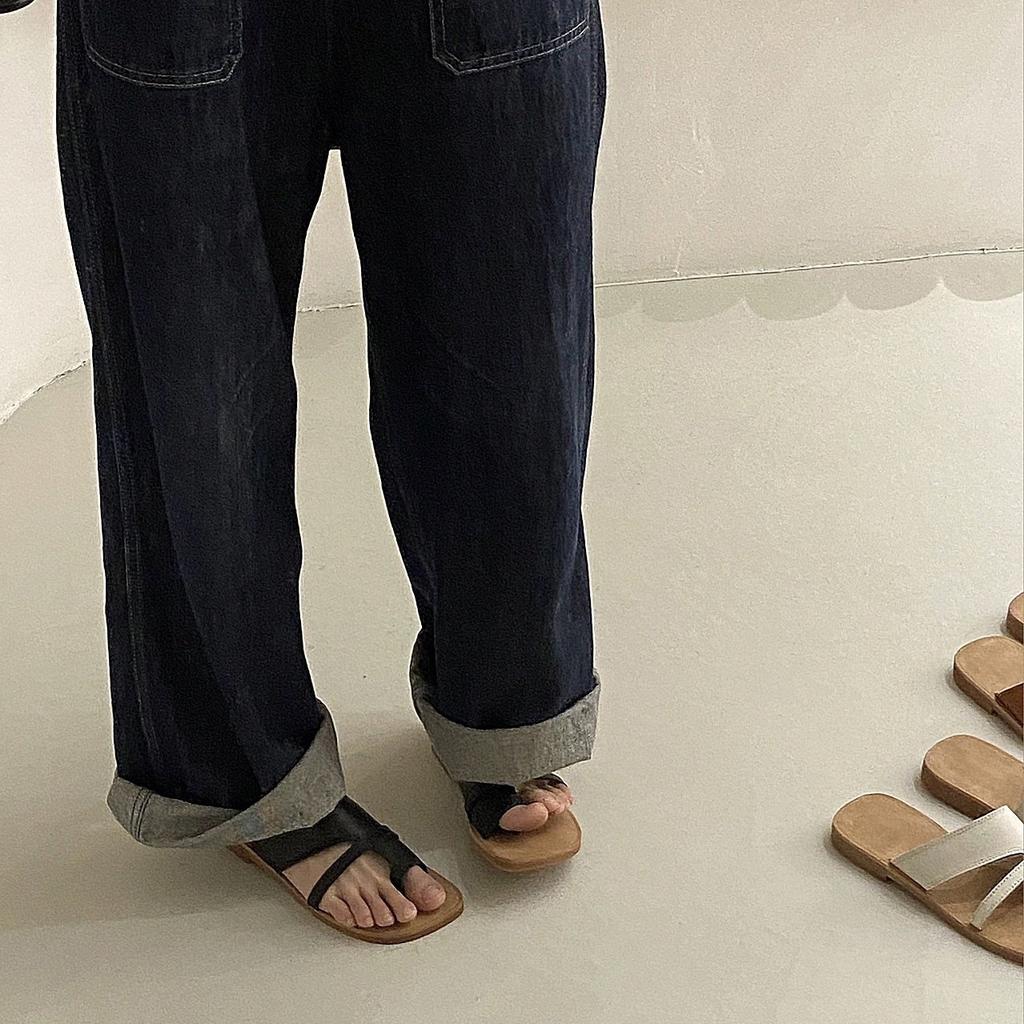 Rindslederversion~ Koreanisches Ein-Wort mit Zehensteg-Cool-Slipper-Set für Damen zum Tragen 2025 Sommer-Strandschuhe Flachboden-Vierkantkopf-Sandalen