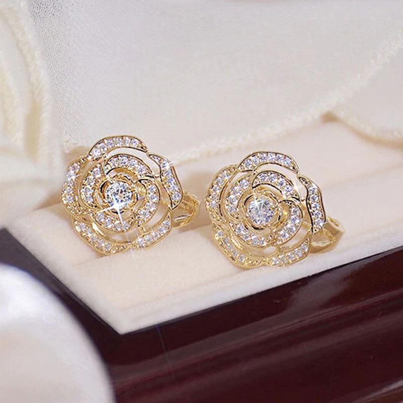 Cao Shi Elegant 3D Rose Flower Ear Cuffs - Versatile, Sweet, and Fairy-Inspired Earrings.