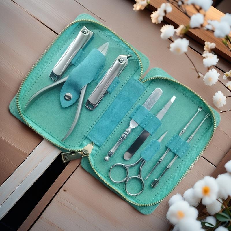 High-Quality Anti-Splash Nail Clipper and Ear Pick Set for Home Use