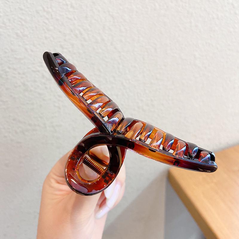 Elegant Large Hair Claw Clip for Thick Hair - High-End Korean Updo Shark Clip