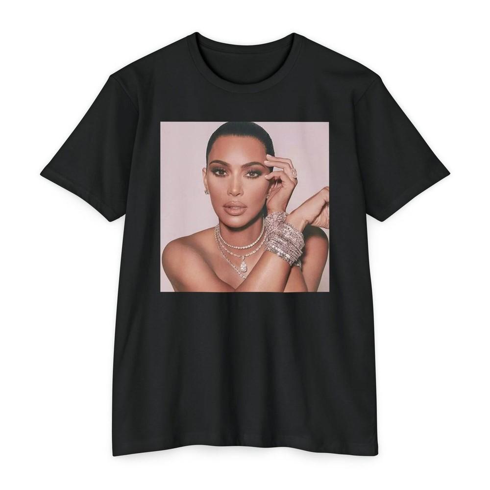 HER Kim Kardashian Iconic Photoshoot Headshot Graphic T-Shirt S