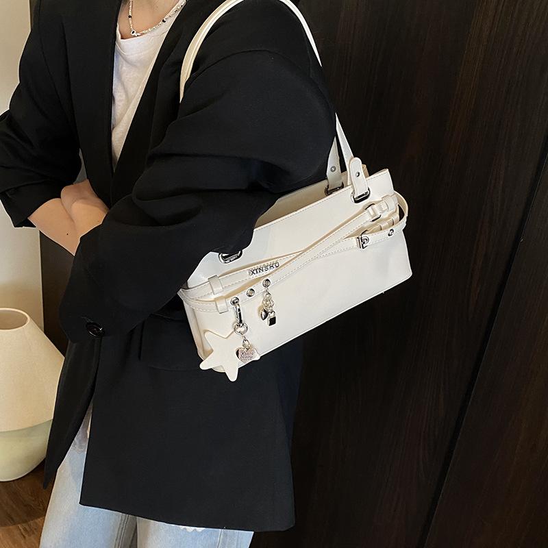 

Vitality girl star decorative small square bag 2025 spring new Korean handbag casual versatile messenger bag белый