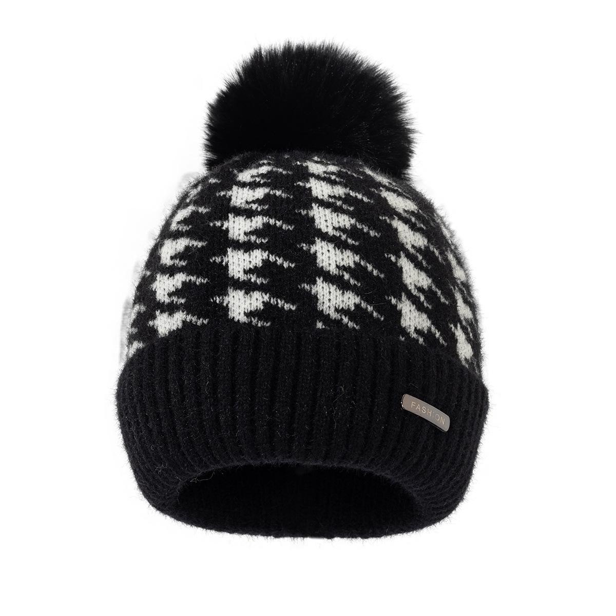 

Cold And Windproof Fleece Knitted Winter Versatile Knitted Hat Cute Dopamine Hairball Warm Hat One size fits all [knitted] чёрный